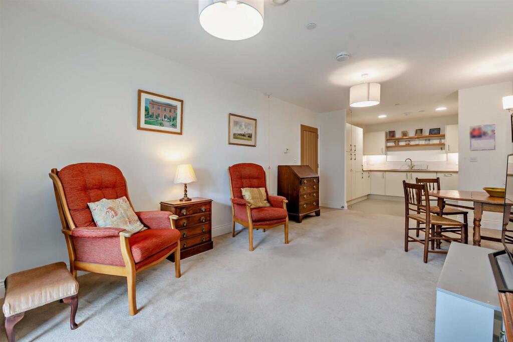 8634115-interior14-800.jpg