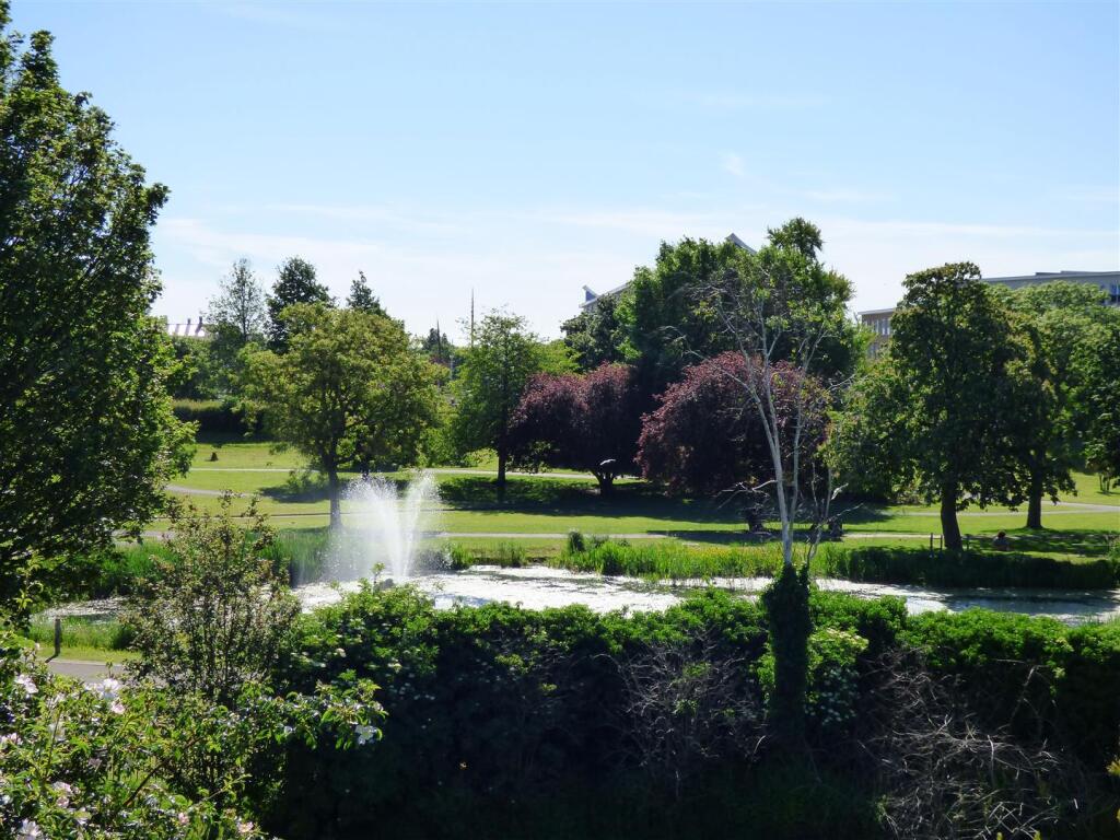Gravesend Fort Gardens
