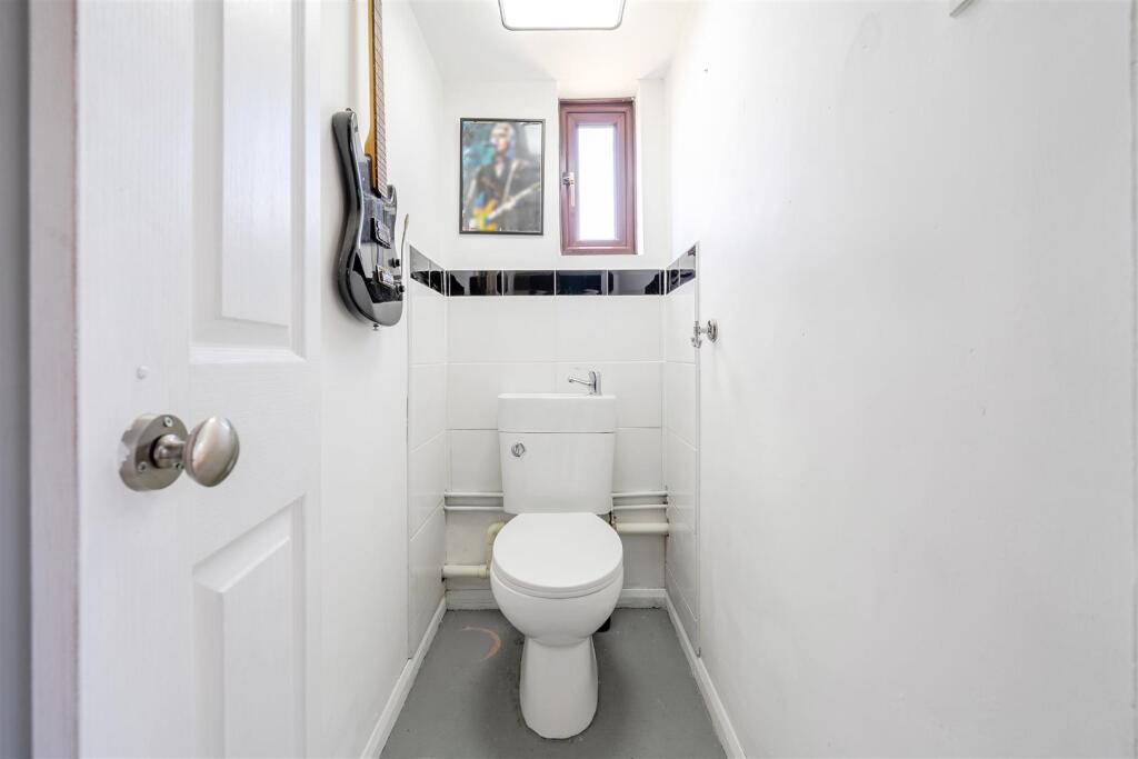 60 Kingsley Road, Silverstone (11).jpg