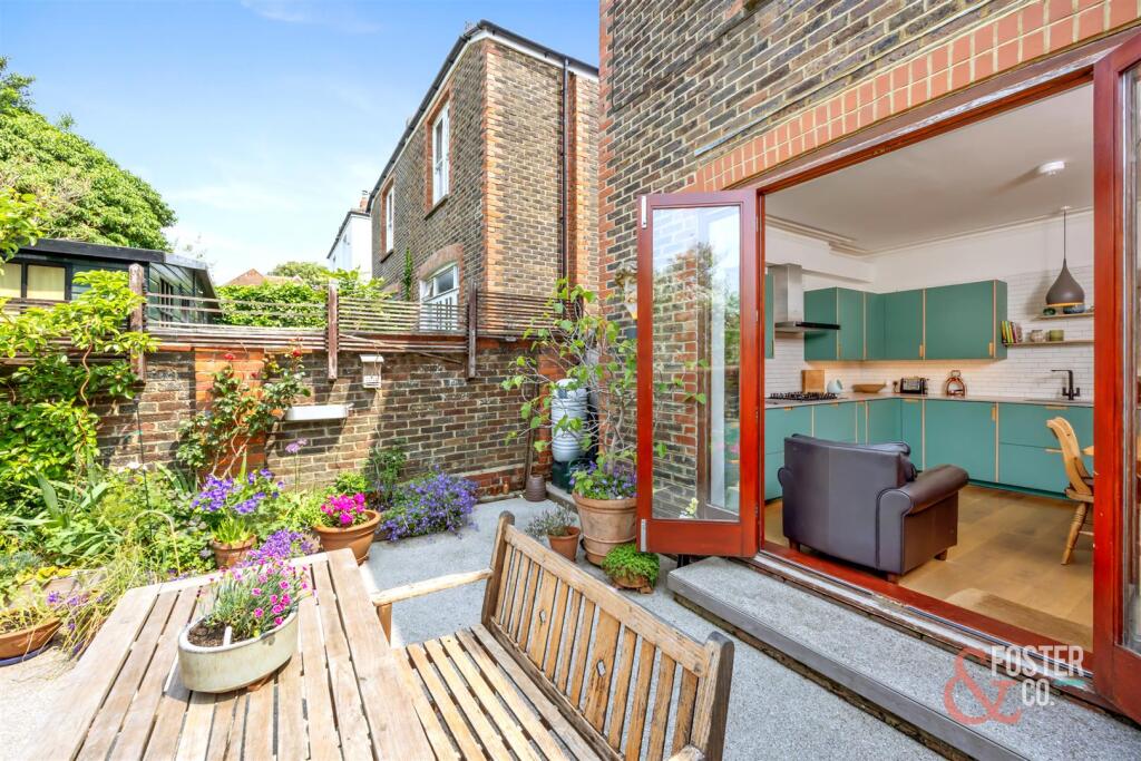 Ferndale Road, 22-010.jpg