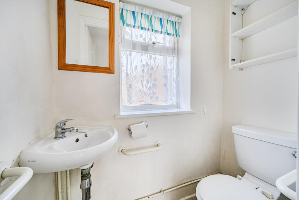 1357962-4-68d3b2d...