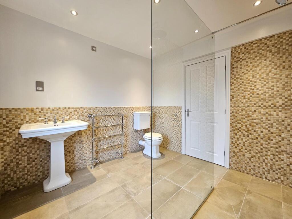 Bedroom 2 En-Suite