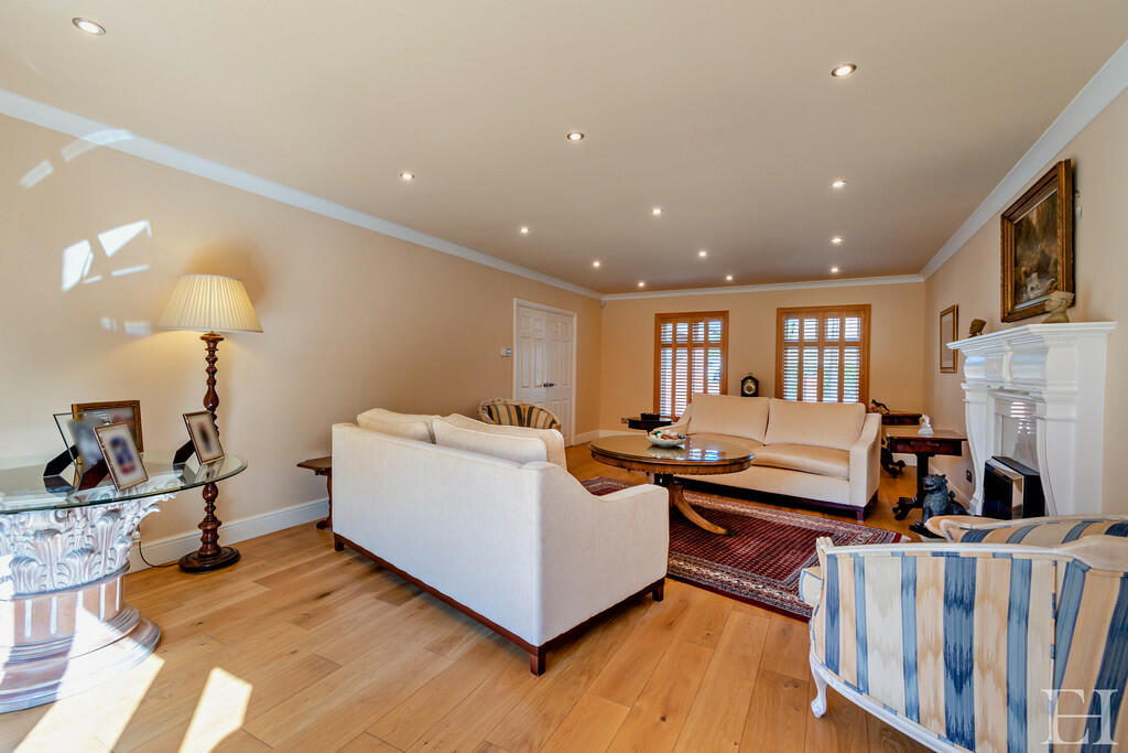 8617805-interiorW...