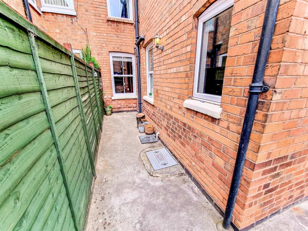 Rear courtyard