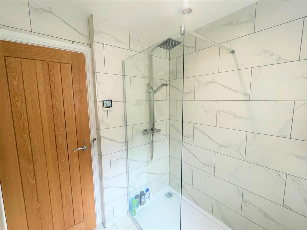 Shower Room 1.jpg