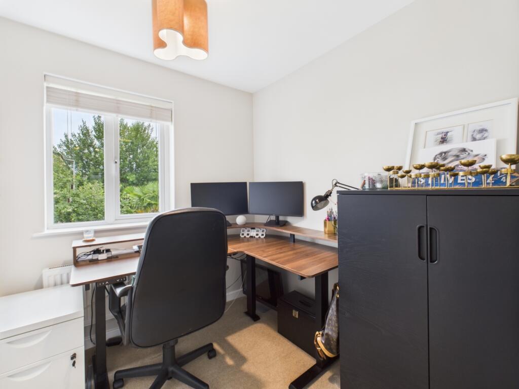 CAM03729G0-PR0097-STILL020