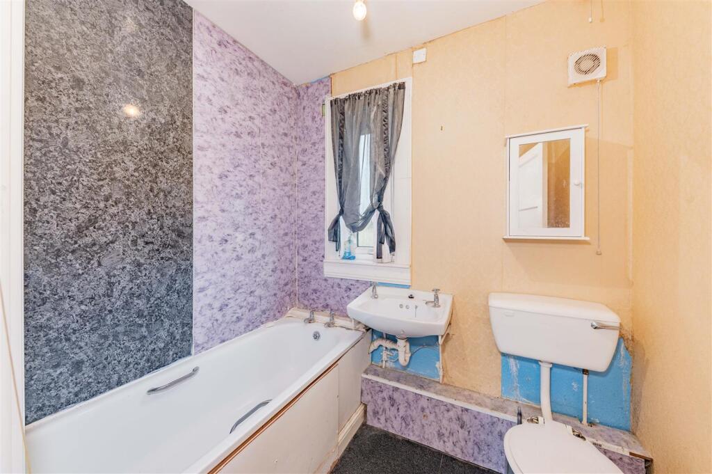 27 Balmoral Avenue Dundee-4.JPG