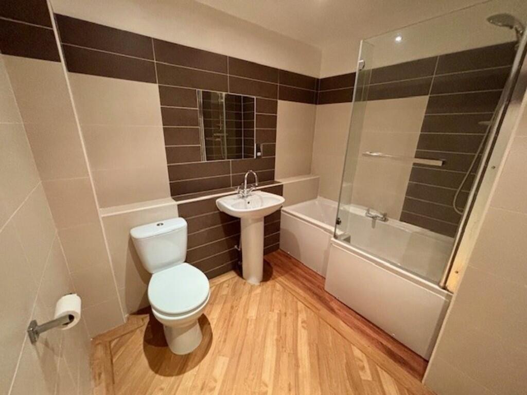 Main bathroom