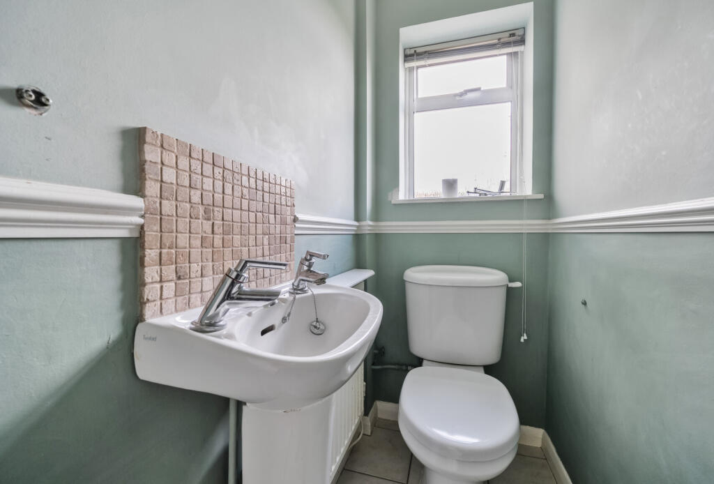 1295703-68308c29e...