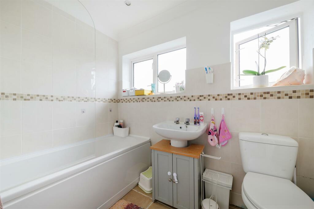 Bathroom.jpg