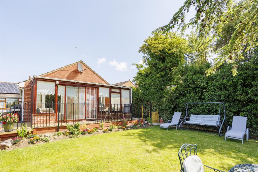 Ings_View_Gardens_4.jpg
