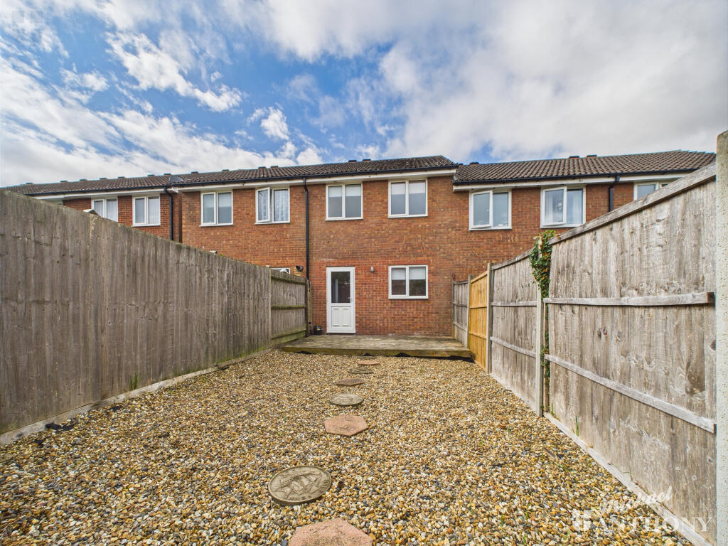 CAM02773G0-PR0336-STILL014