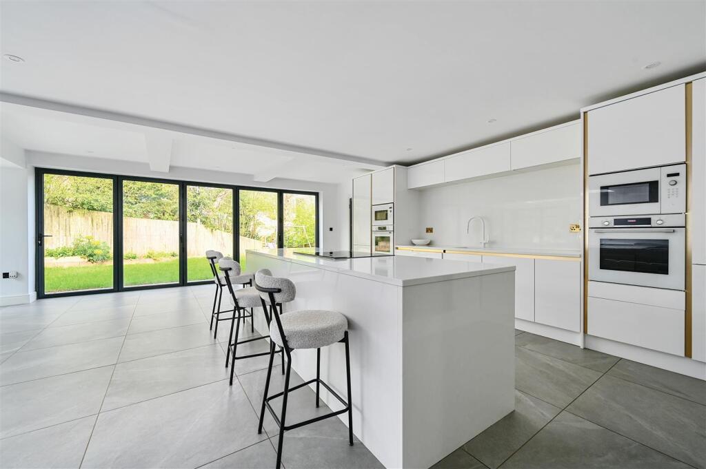 2 THE RUSSETTS - TN377FA (11).jpg