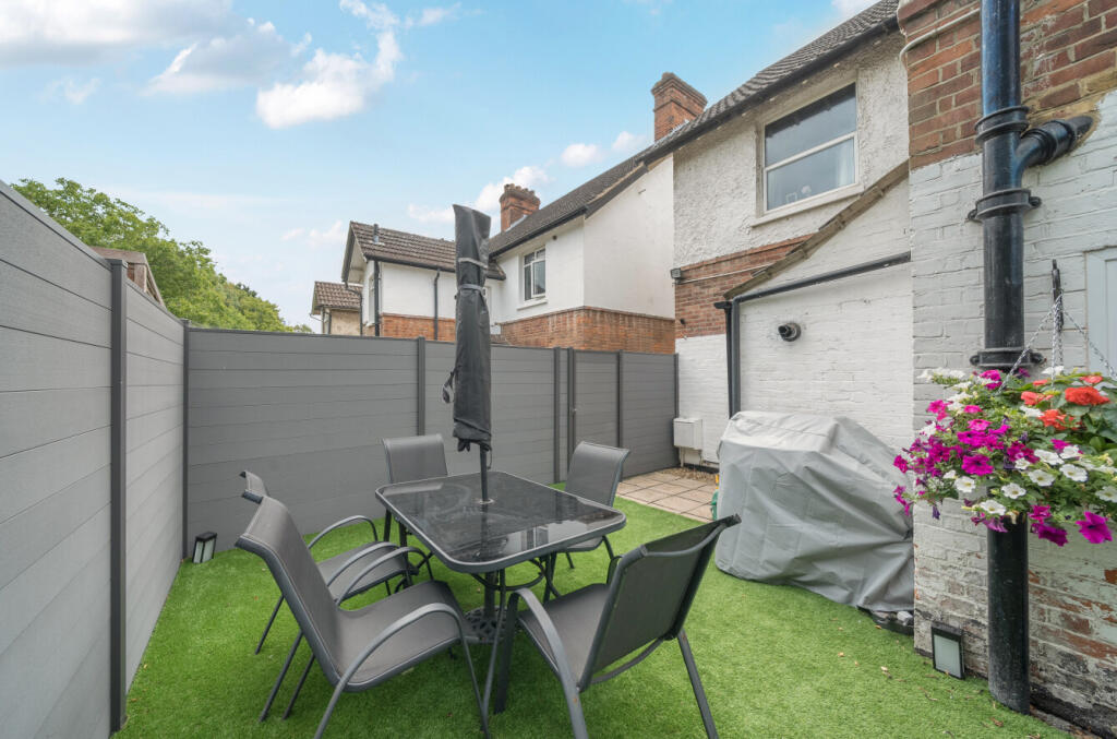 1309838-3-685d104...