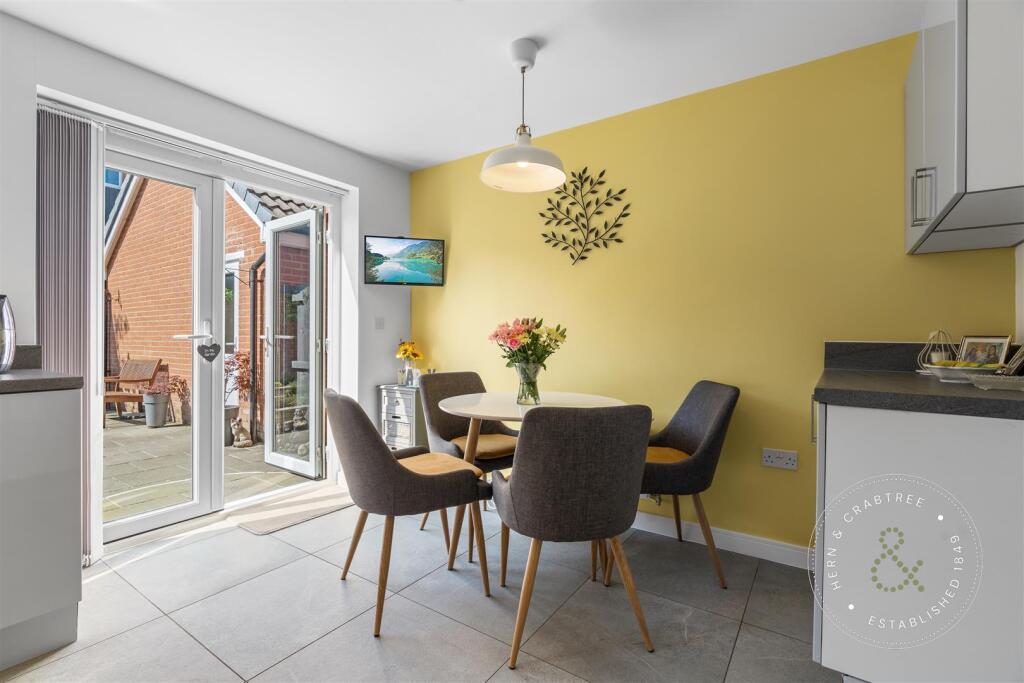 Int, Heol Bennett, Hern Crabtree (11).jpg