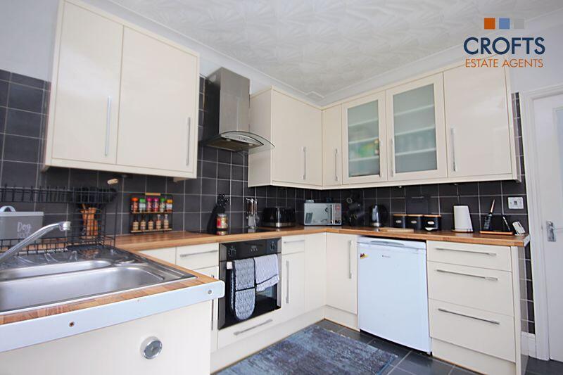 Kitchen-diner view 3