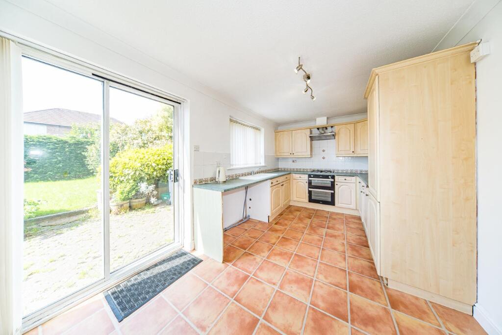 26 Lloyd Road dining kitchen.jpg