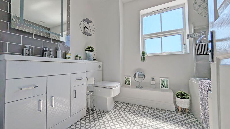MAIN BATHROOM