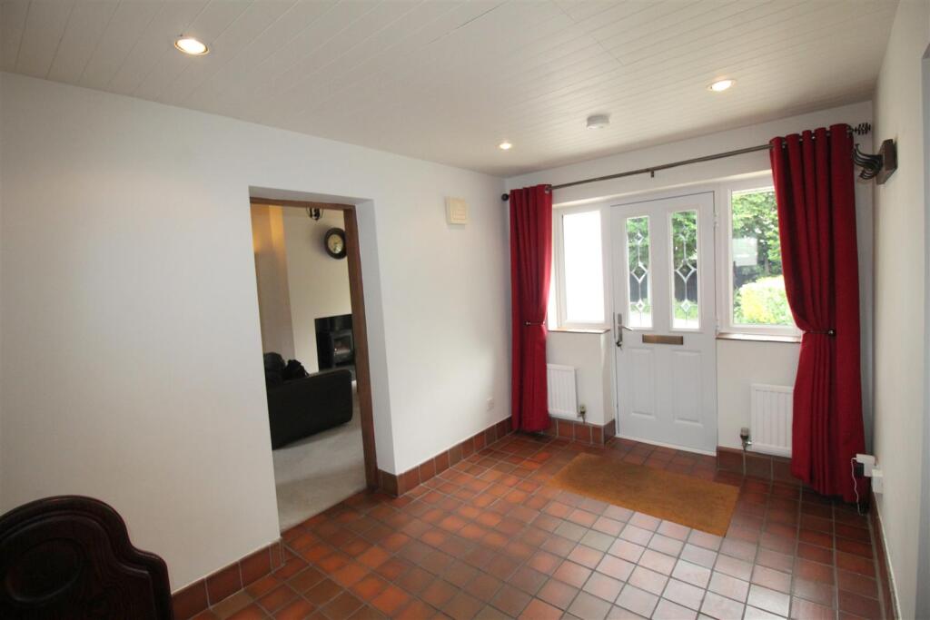 Fieldway, 4 Vestibule.JPG