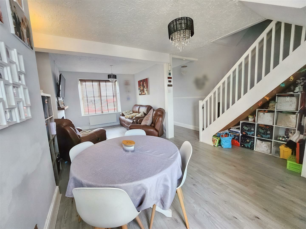 Dining Room 2 - Use.png