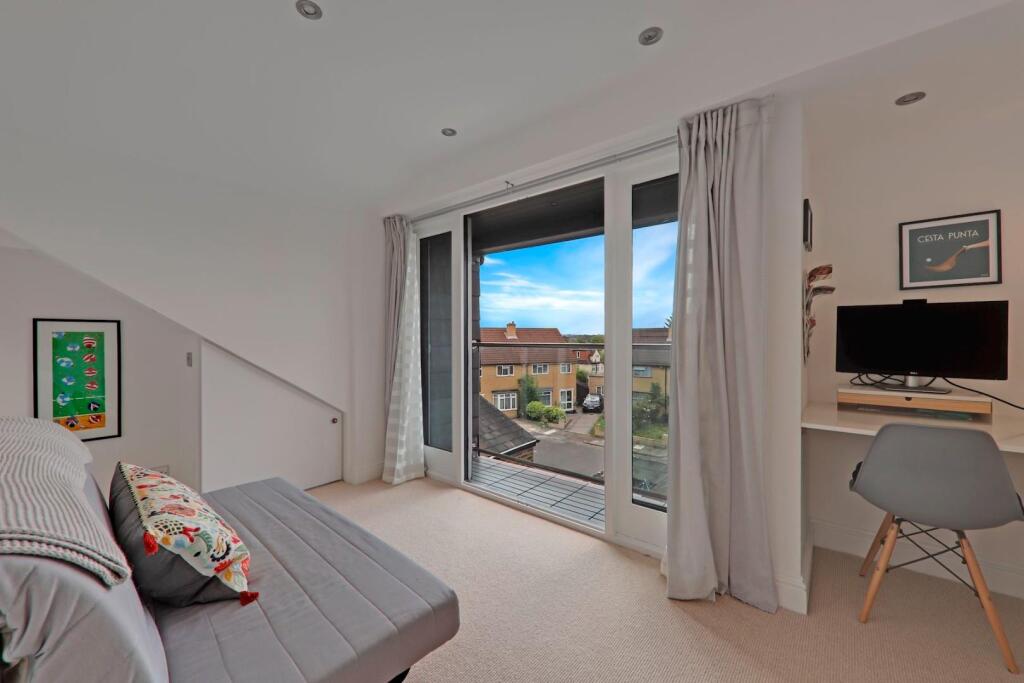 14-6350JHPropWorld - 14 Elvino Road - 40-medium.jp