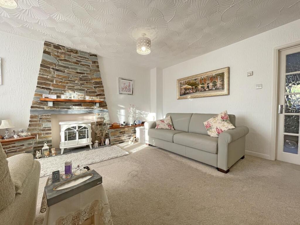 Culver Close 24 - Lounge 5.jpg