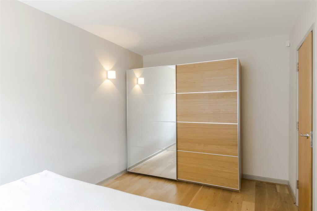 BEDROOM_3.jpg