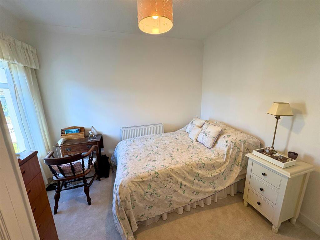 Bedroom 3c (edit).jpg