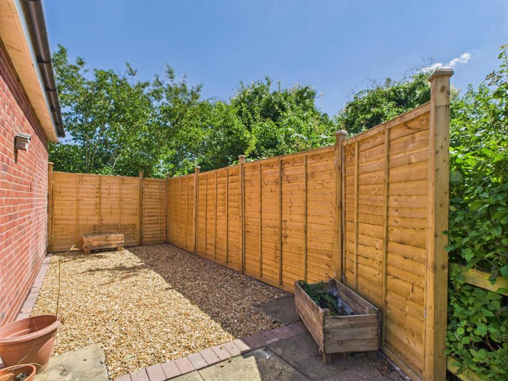 Space for Trailer/Boat/Small Car