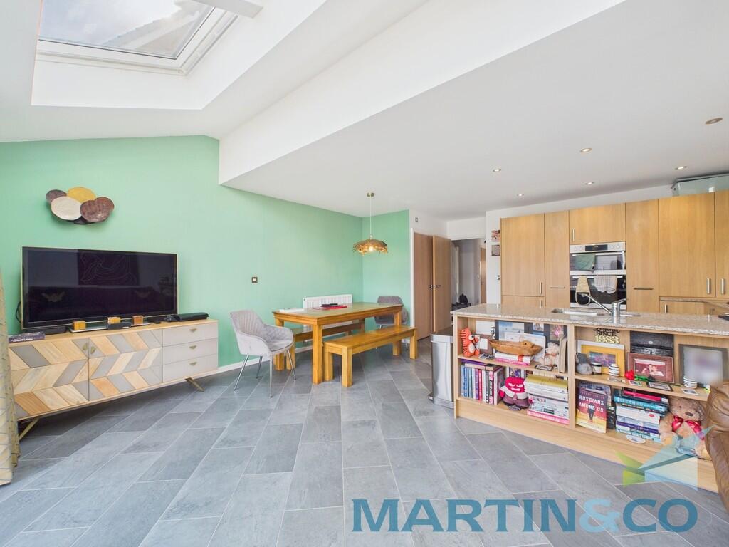 CAM01870G0-PR0162...