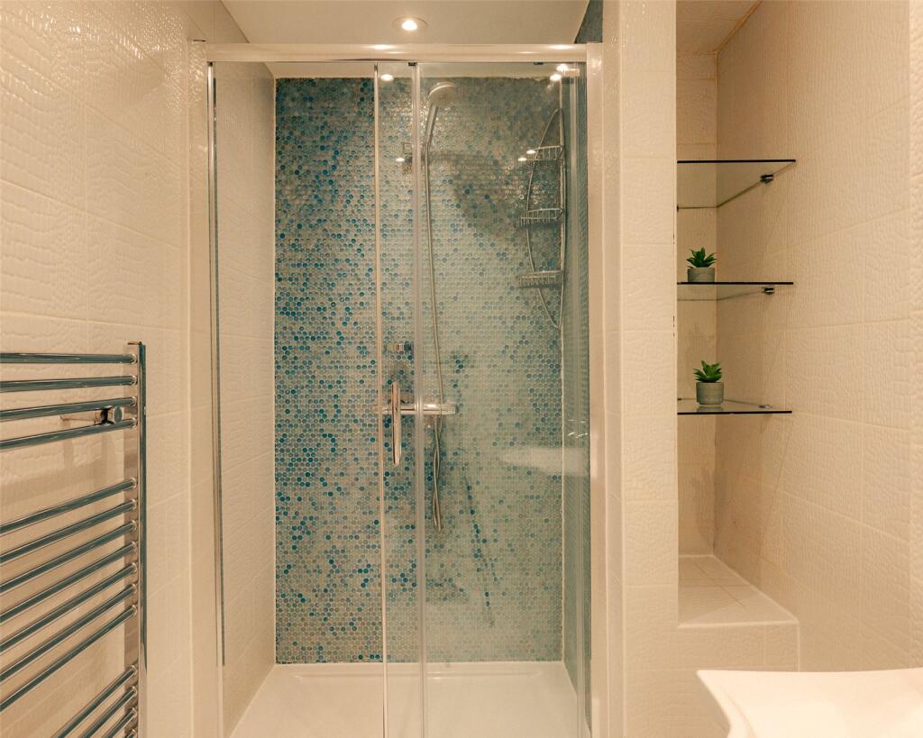 Principal Shower