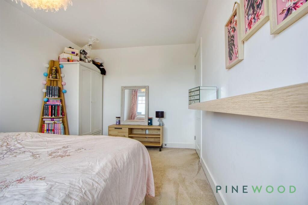BEDROOM 2