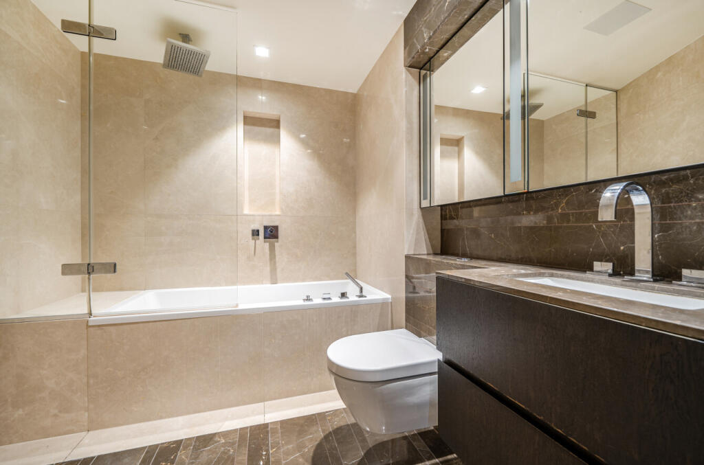 1341549-6-68a5c52...