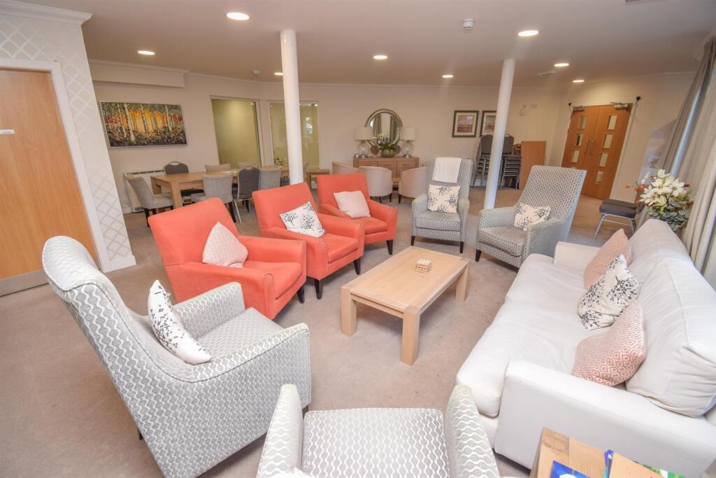 COMMUNAL LOUNGE.jpg