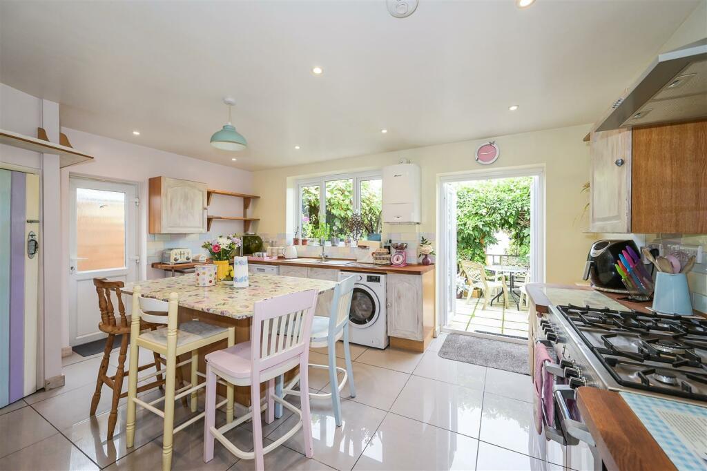Kitchen to Garden.jpg