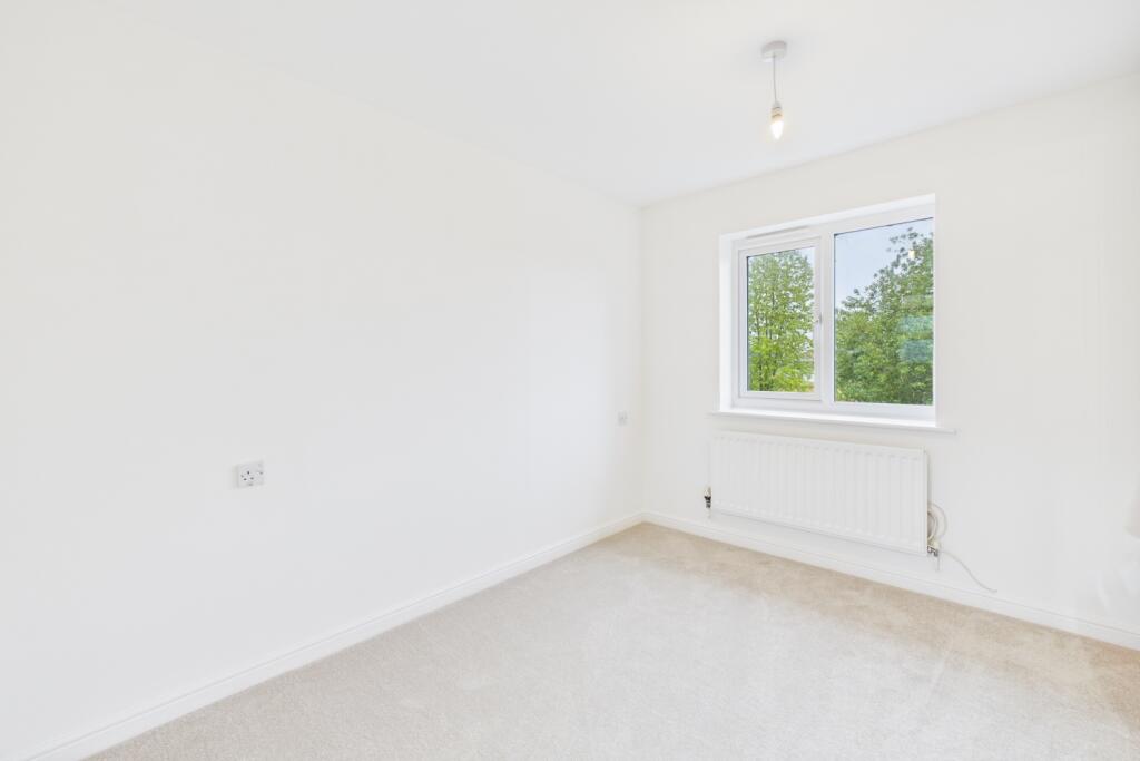 CAM03162G0-PR0335-STILL001