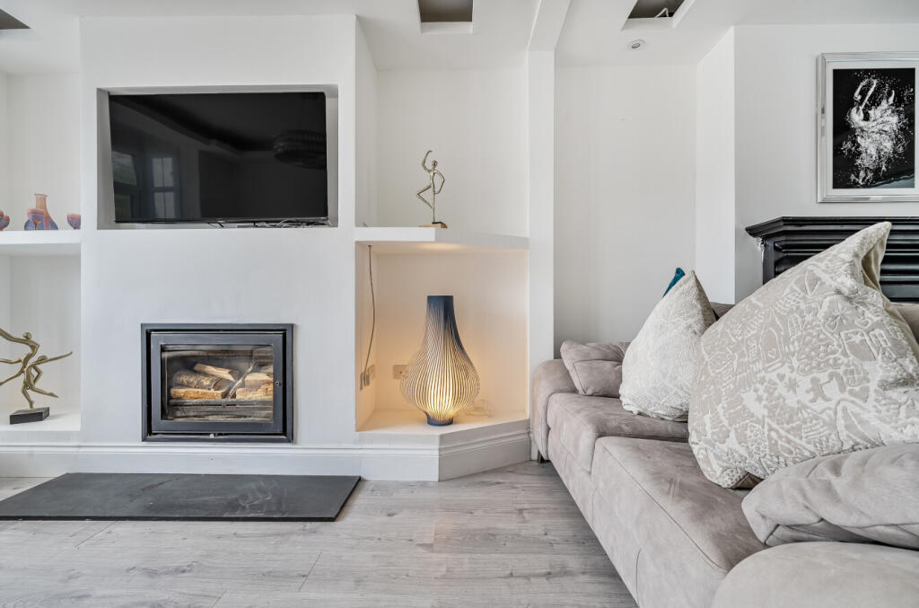 127967013683f3c3dd718d