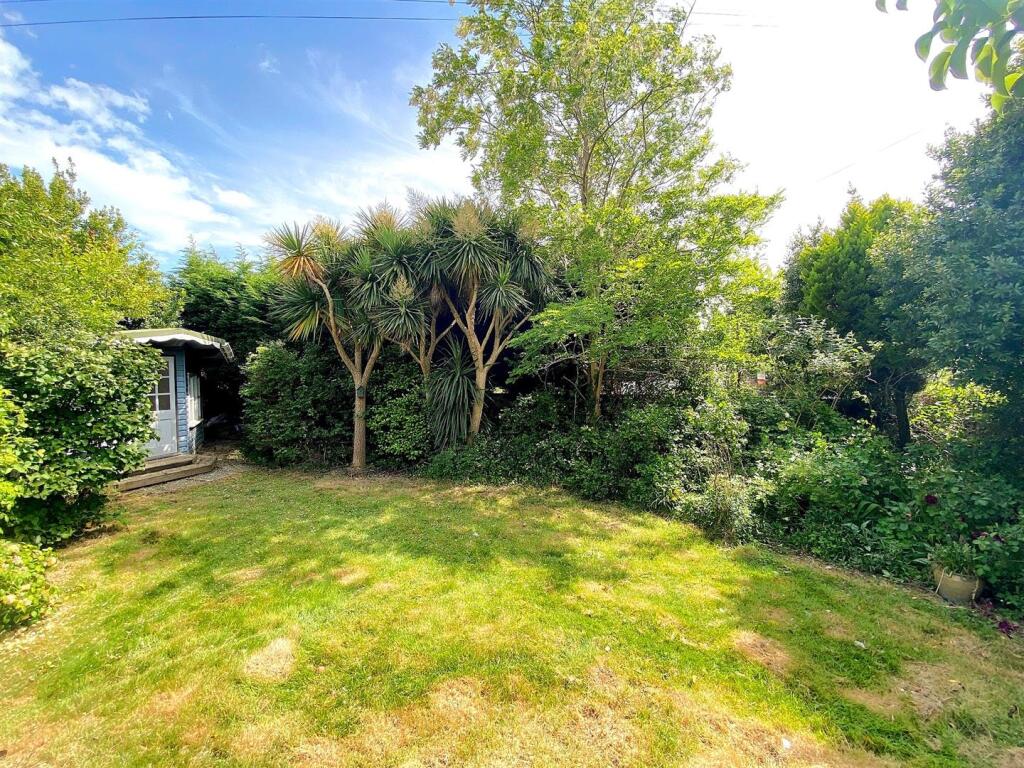 2 Sutherland Ave - Garden to use2.jpg