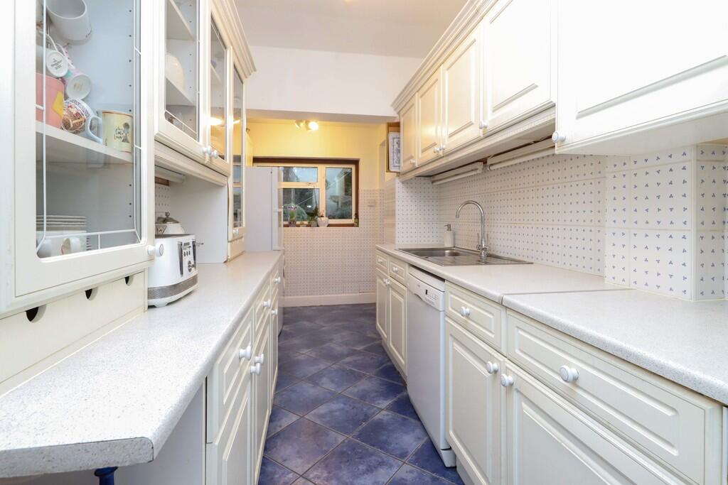 19 Cannonbury Ave...