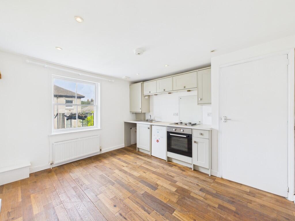 CAM03987G0-PR0200...