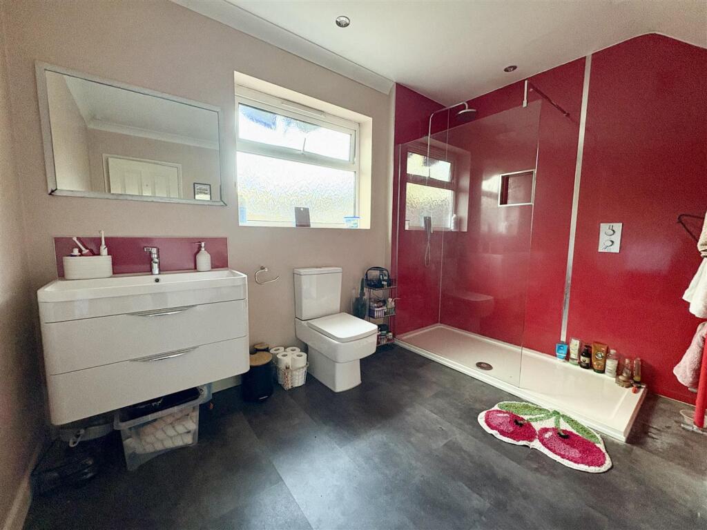 10. shower.jpg