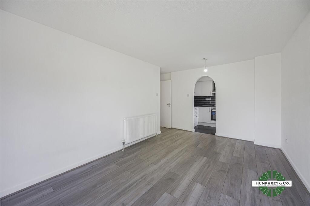 2, 248 Albany Court -009.JPG