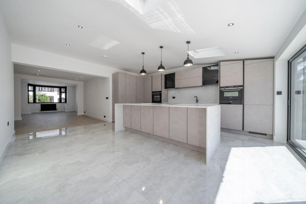 Kitchen/ Dining