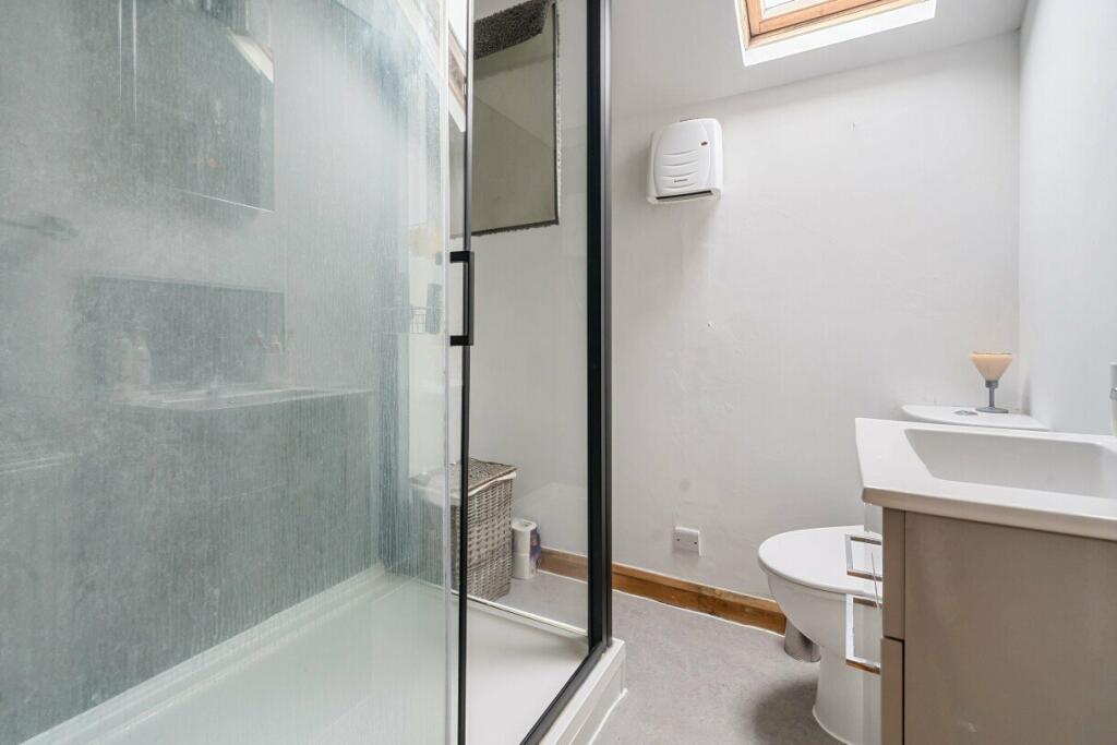 En Suite Shower Room