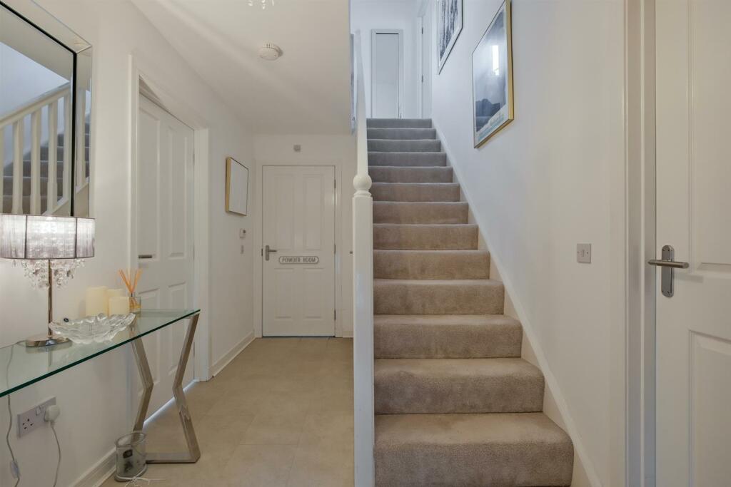 013-3 Burnhead Gardens Carluke ML8 4QL.jpg