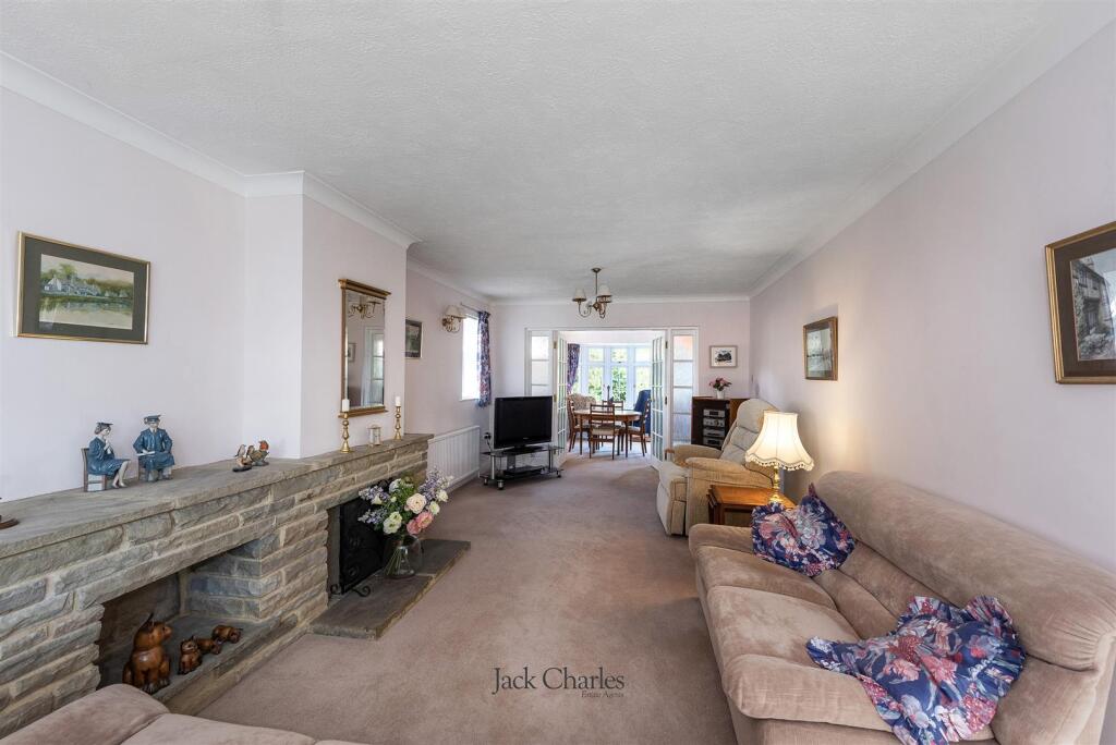 11 Allington Drive, TN10 4HH 004.jpg