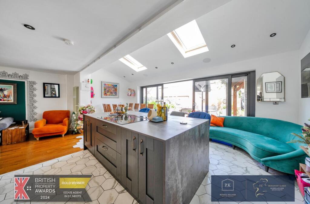 Kitchen Family Room.