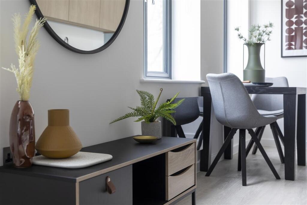 28.04.21 - Stratf...