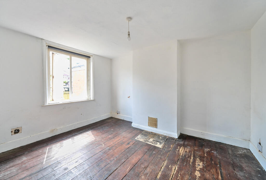 1297124-11-682dde...