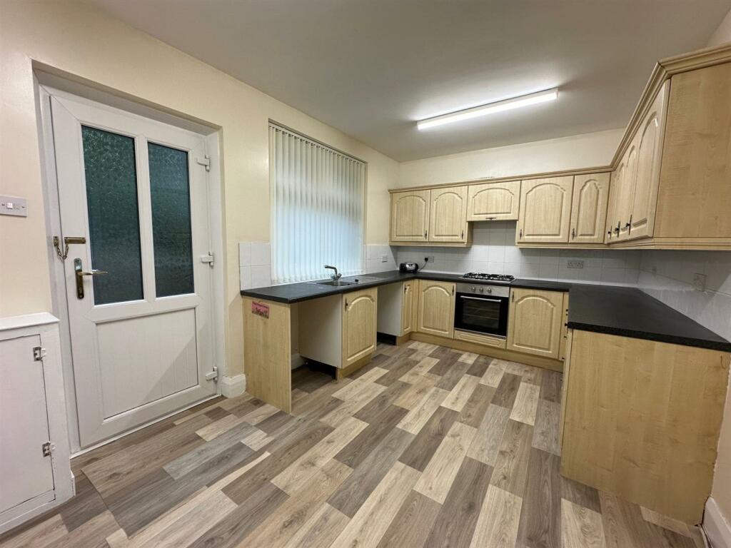 Kitchen 1.jpg